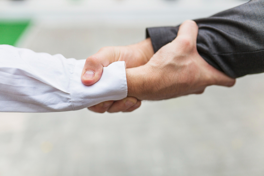 التسليم ومعالجة الملاحظات